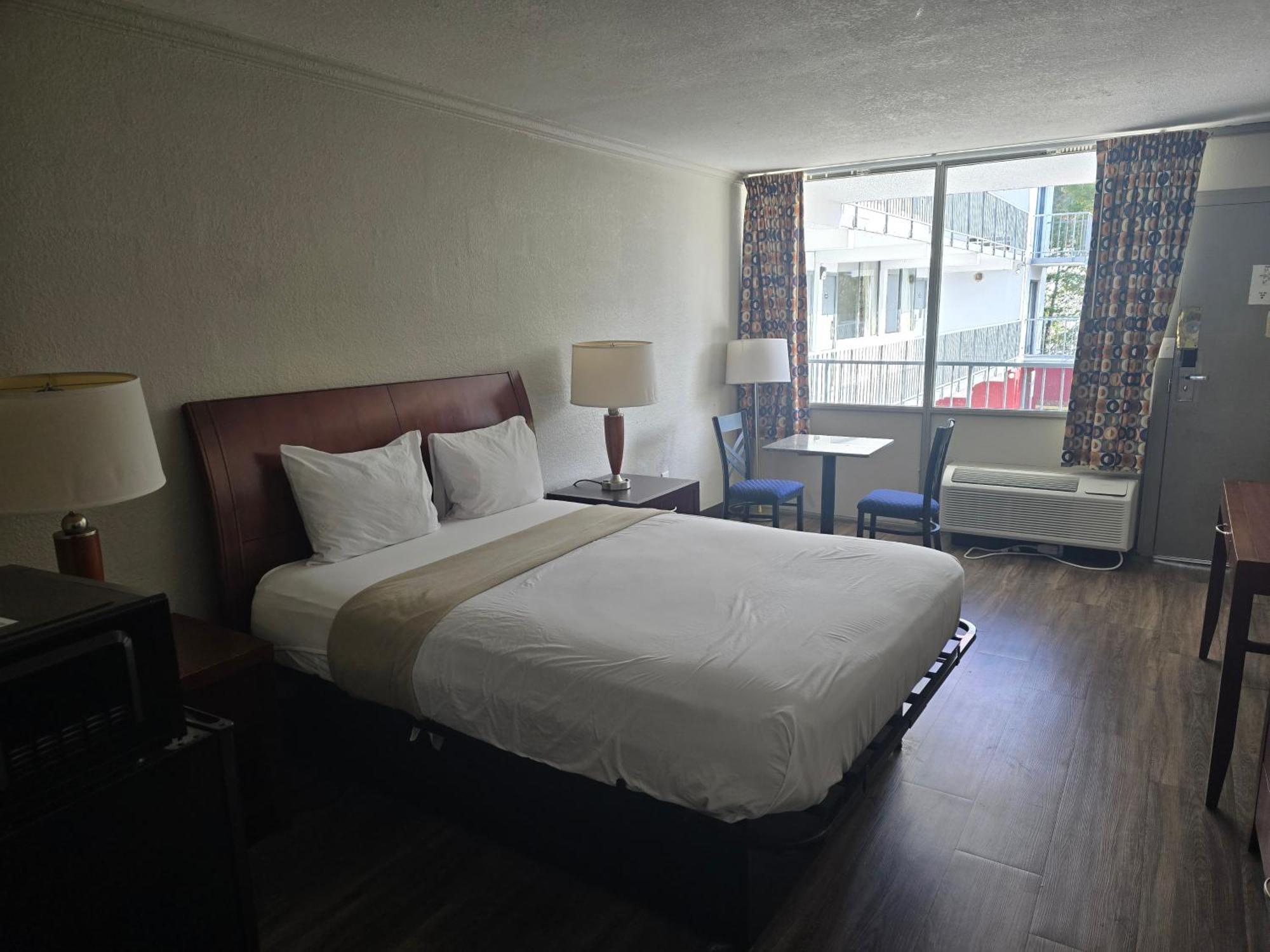 Days Inn By Wyndham Raleigh South Dış mekan fotoğraf