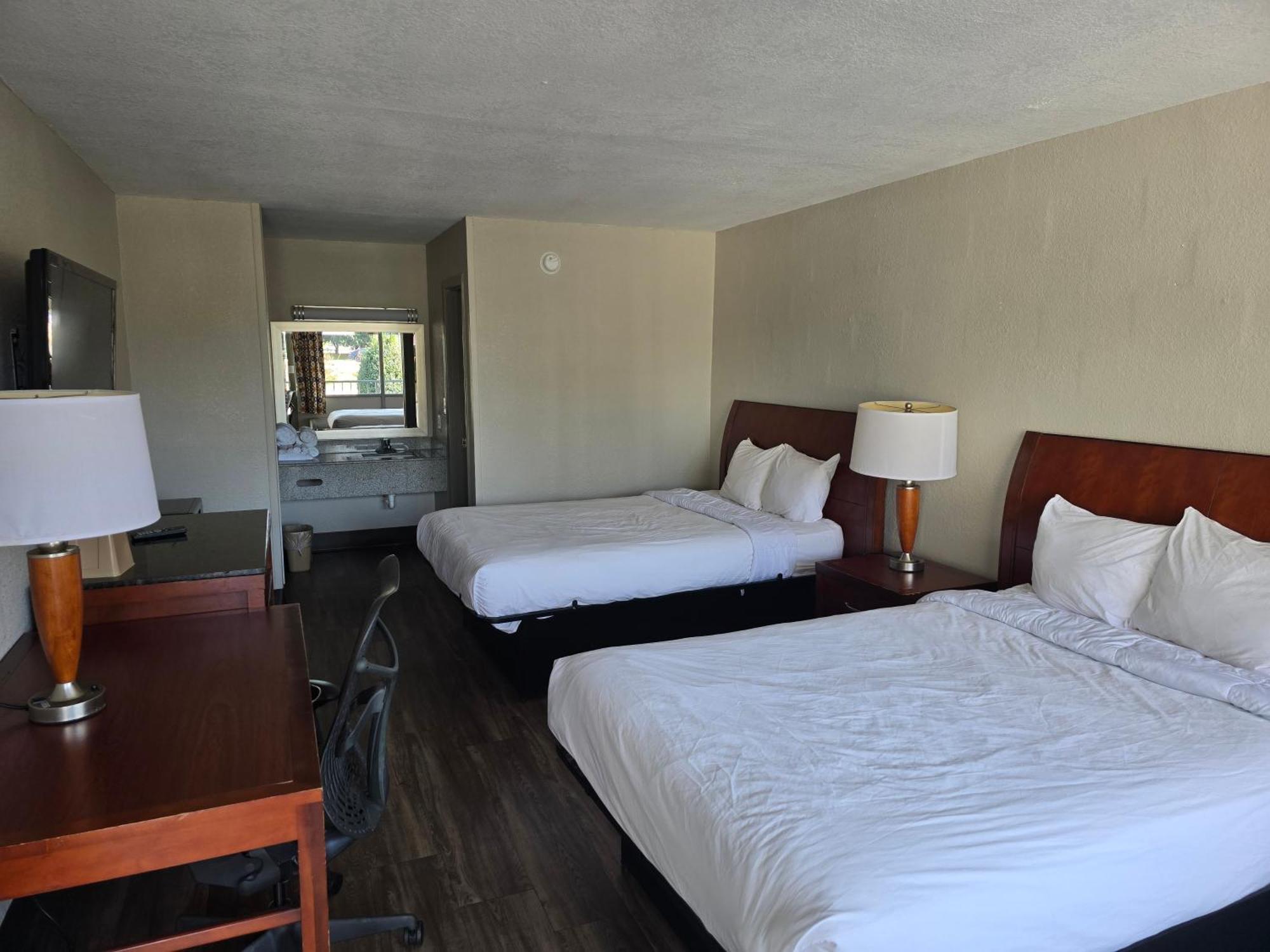 Days Inn By Wyndham Raleigh South Dış mekan fotoğraf