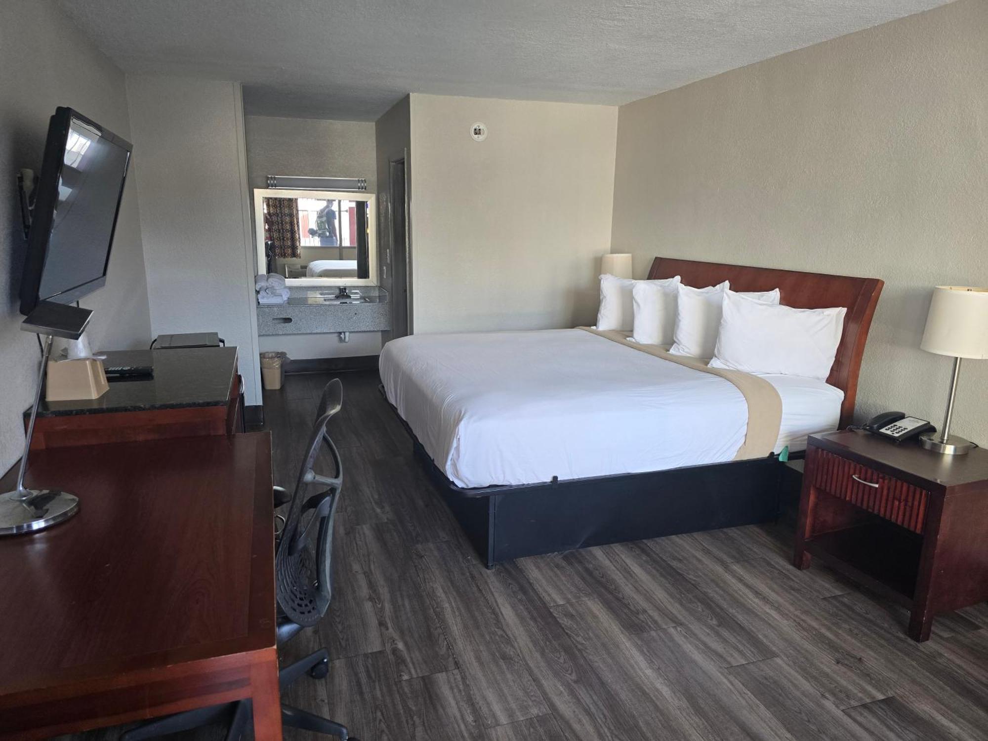Days Inn By Wyndham Raleigh South Dış mekan fotoğraf