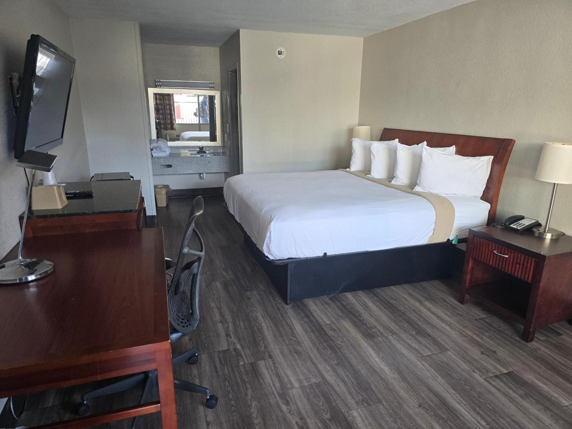 Days Inn By Wyndham Raleigh South Dış mekan fotoğraf